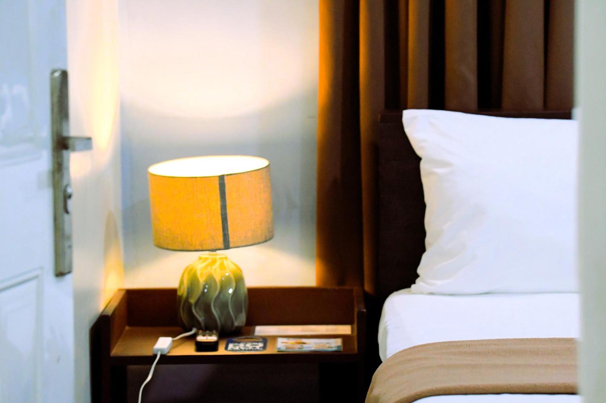 Arzo Makati Hotel