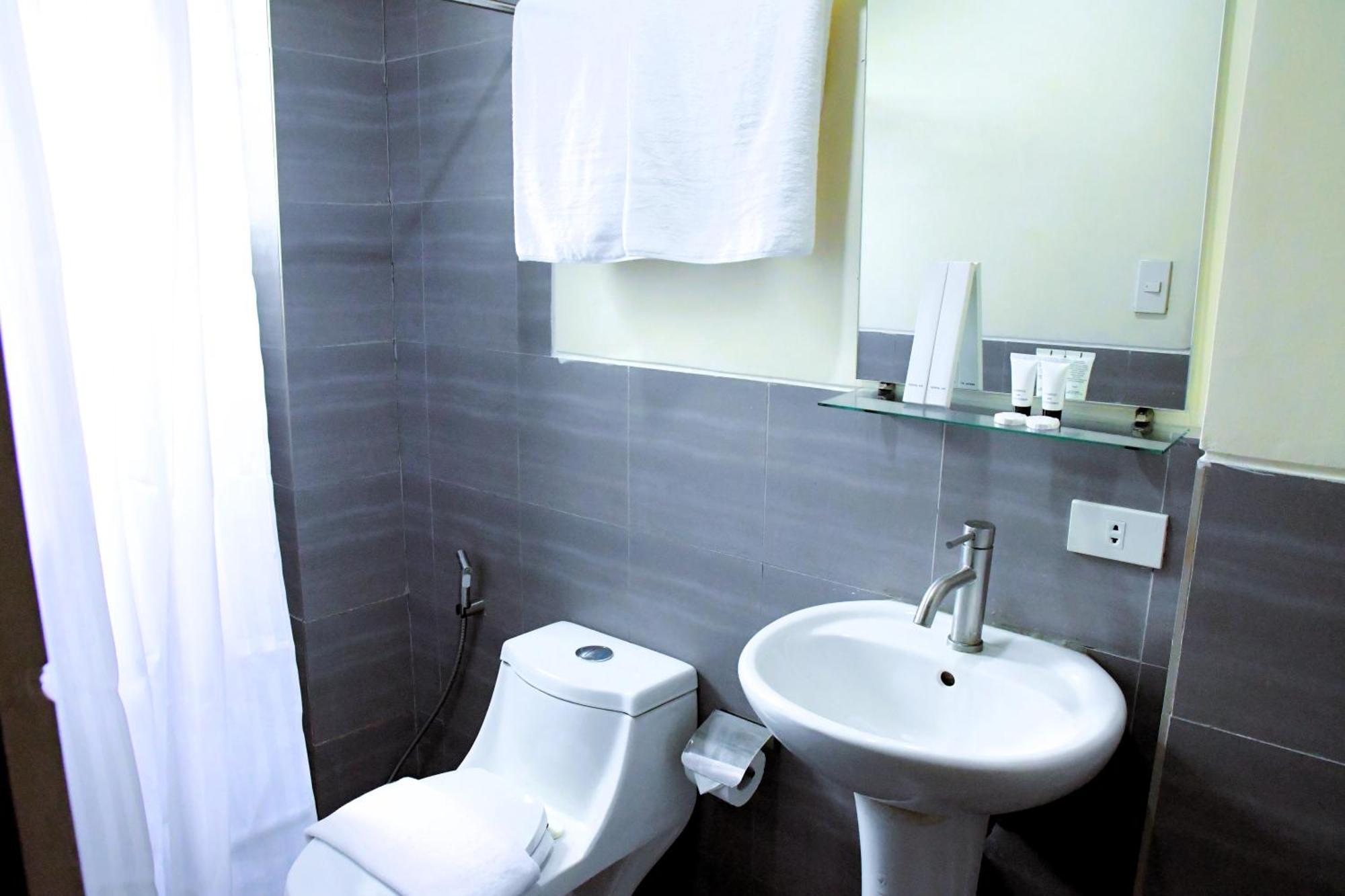 Hotel Arzo Makati Makati City