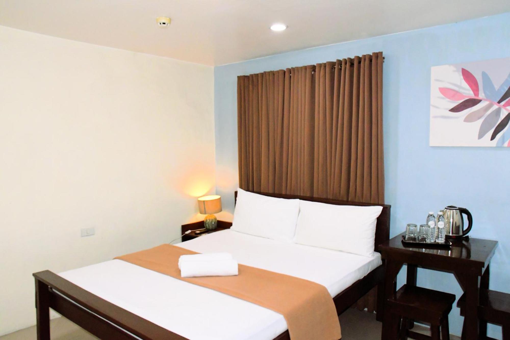 Arzo Makati